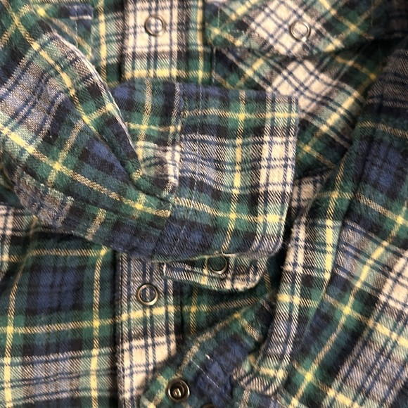 LLBean Little kids Medium Size(5-6) Flannel Hoodie in used like new condition. - Picture 9 of 10